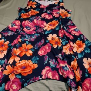 Stunning ladies sleeveless handkerchief hem dress